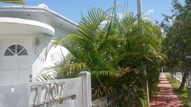 Photo - 7707 Hawthorne Ave