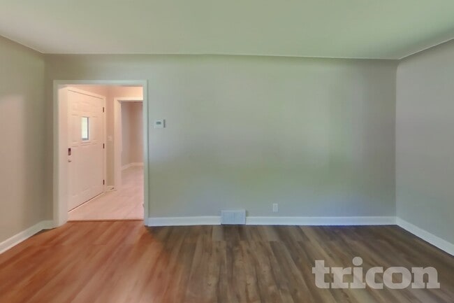 Photo - 3809 Hampshire Ave N