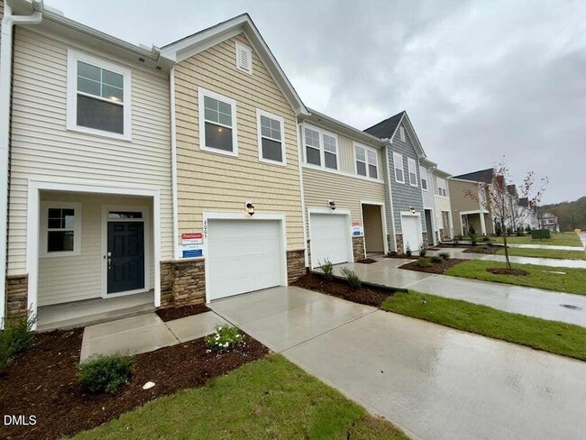 Photo - 6005 Grey Colt Wy