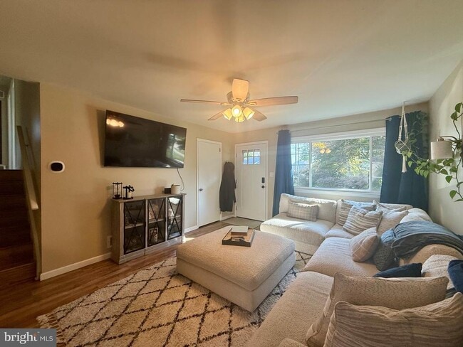 Photo - 1335 Greenleaf Rd