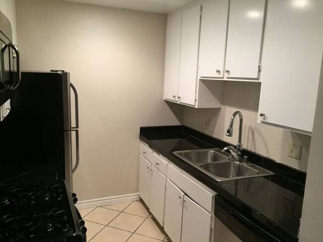 Photo - The Crescent @ Memory Park Apts