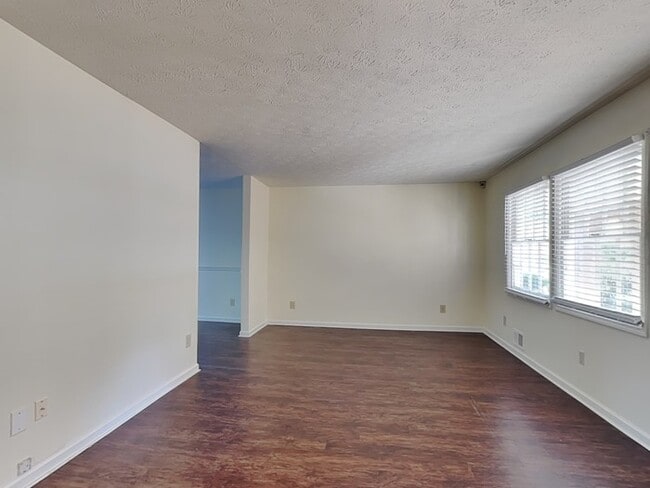 Photo - 105 Feldwood Pines St