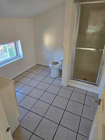 Building Photo - 201 Spring St Unit Upper Rental