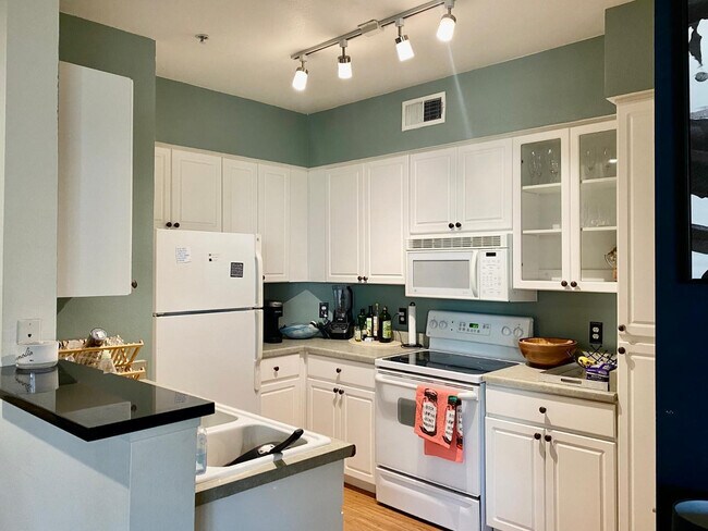 1701 E Colter St Unit 388