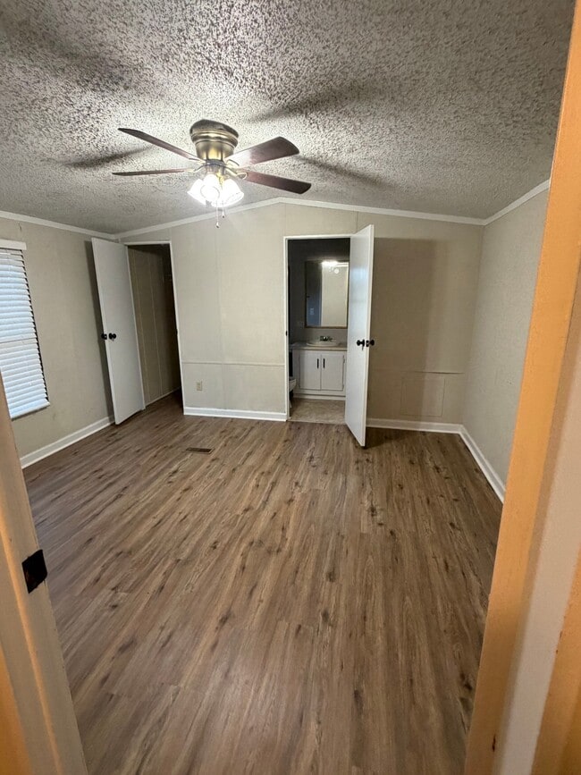 114 N Kornegay Ave