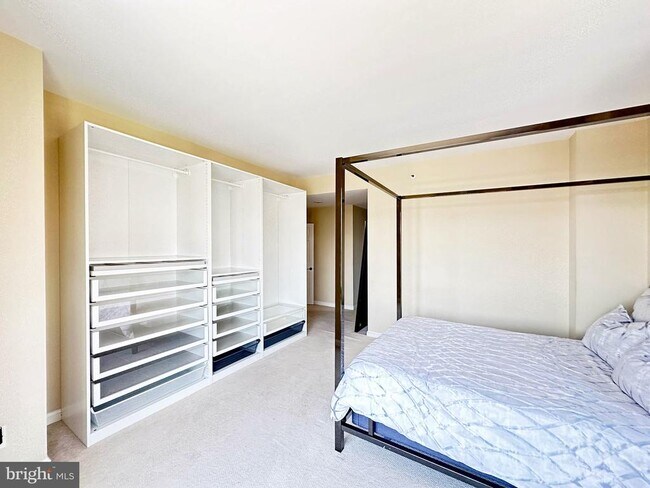 Photo - 10 E Lee St Unit 1208