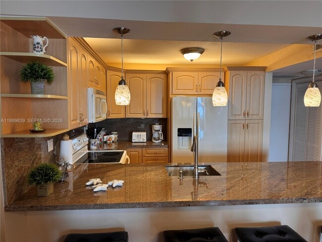 Photo - 3725 S Ocean Dr Unit 421