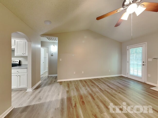 Photo - 114 W Wright St