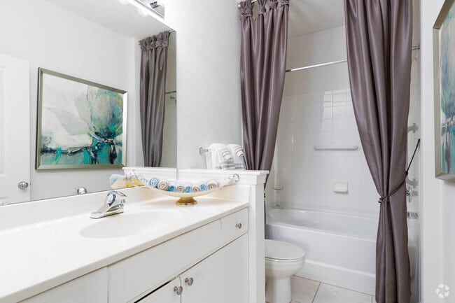 2BR, 2BA - 1,111SF - Primary Bathroom
