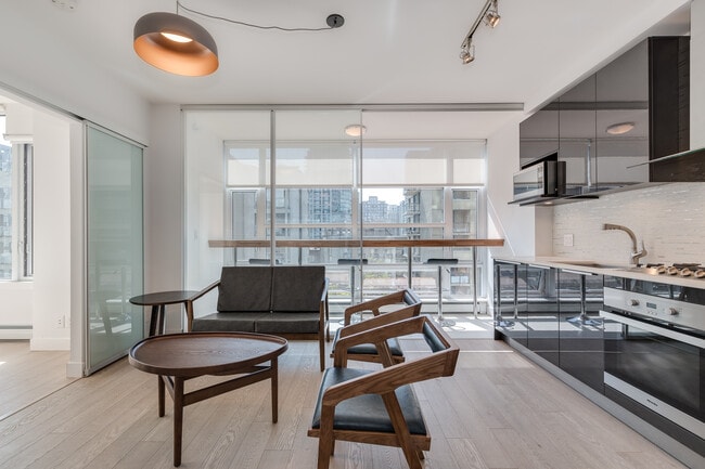 Building Photo - 1283 Howe St