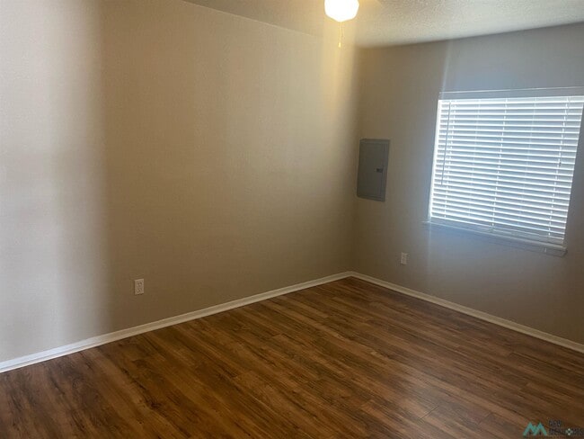 Photo - 906 Bullock Ct