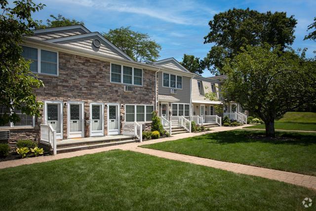 Building Photo - Fairfield Village At Commack Rental