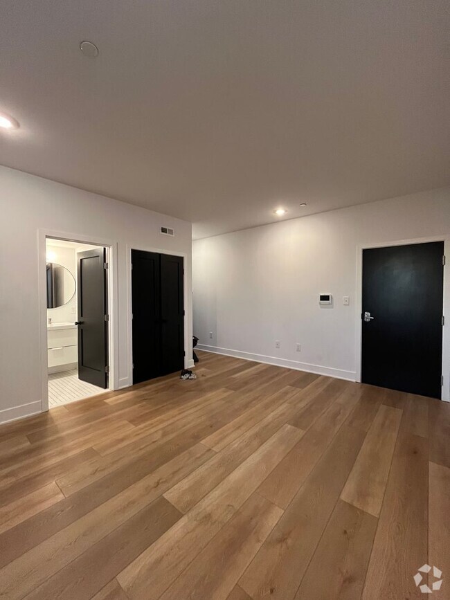 Building Photo - Modern One Bedroom in Port Richmond! MOVE ... Unit 11 Rental
