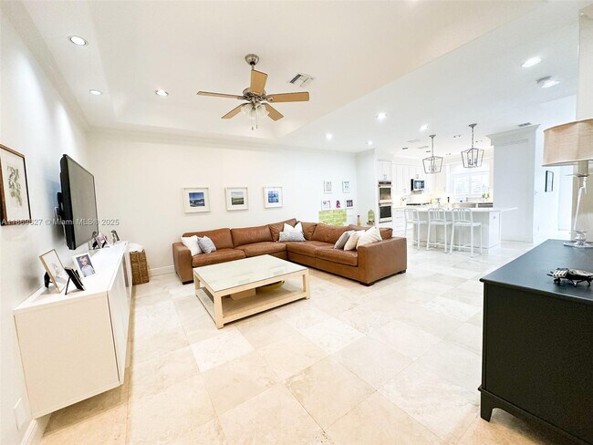 Photo - 360 NE 7th Ave