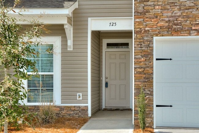 Photo - Beautiful End Unit Townhouse