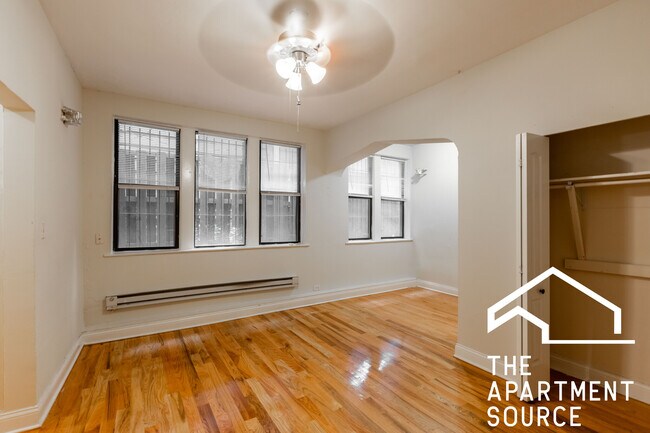 Photo - 4616 N Paulina St