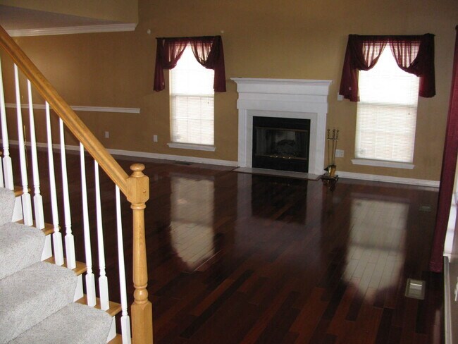 3919 Stone Hollow Dr Alquiler Para alquiler en Louisville, KY | ForRent.com