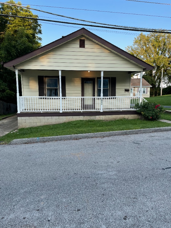 Photo - 2910 Endicott Ave