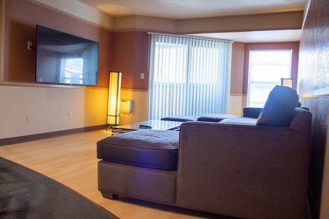 207 S Fifth