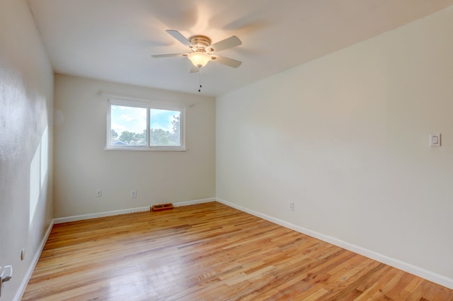 Photo - 2403 S Lima Way