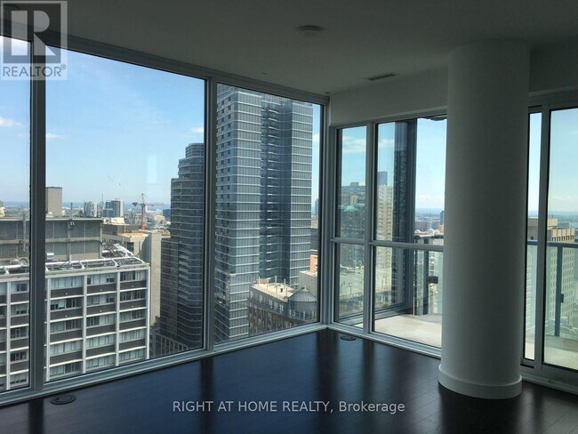 Photo - 15 Grenville St Unit 2310