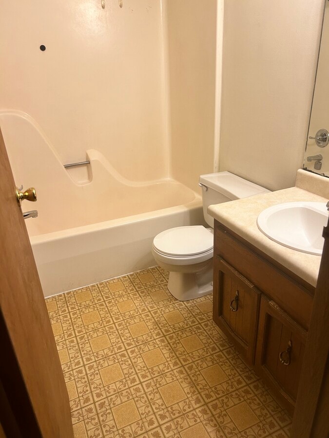 Photo - 204 Crestview Dr