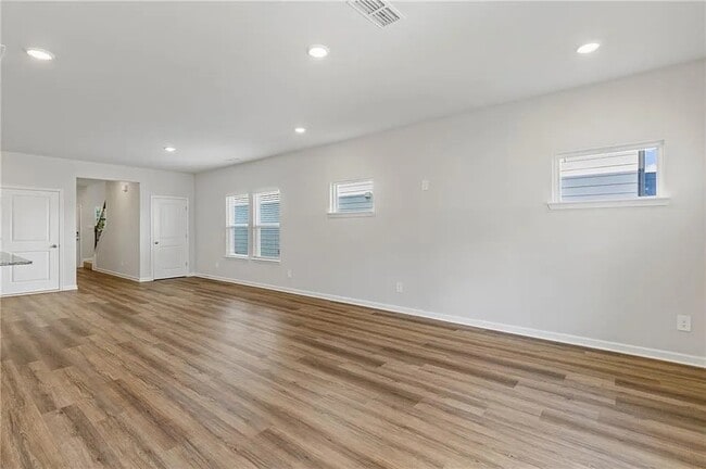 Photo - 2277 Whitworth St
