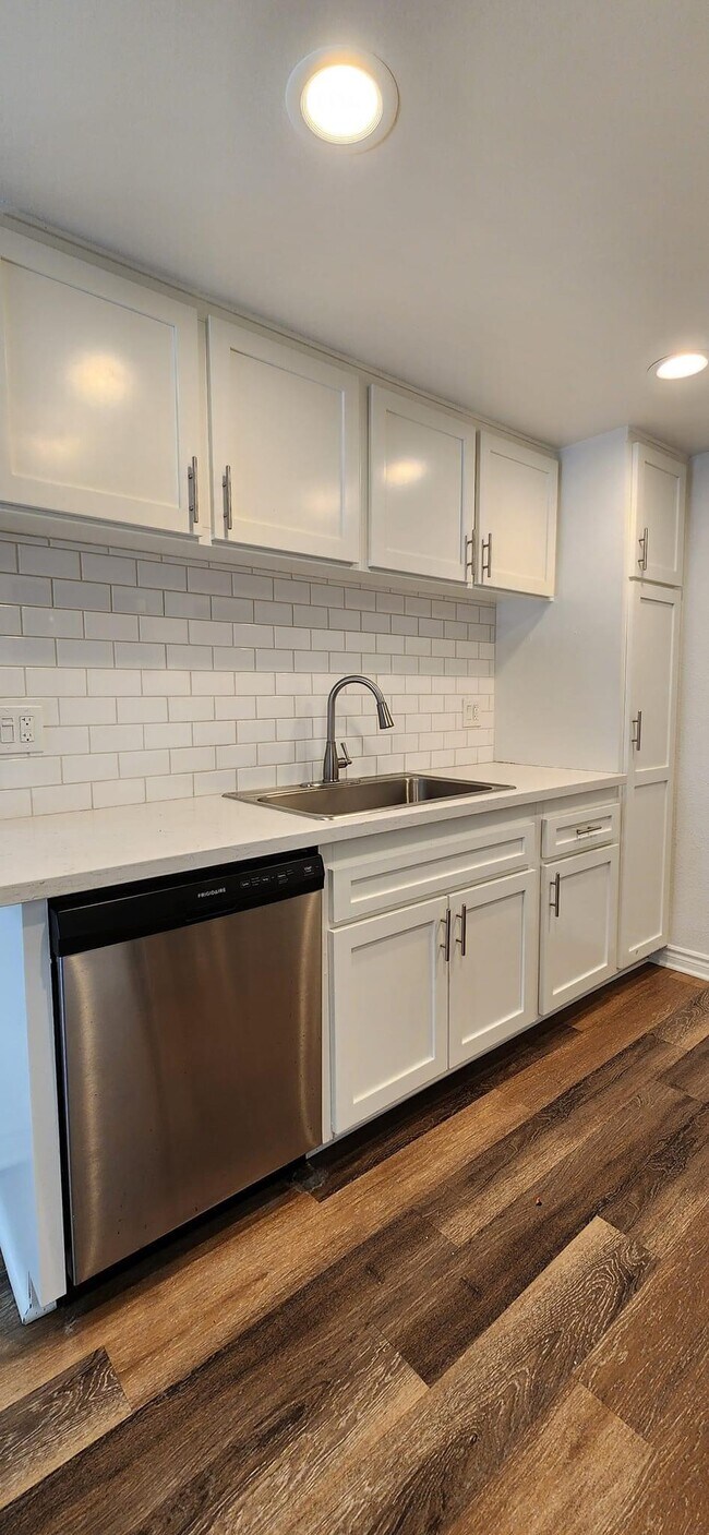Photo - Western Gardens Apartments
