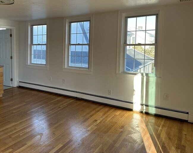 153 Main St Unit 2