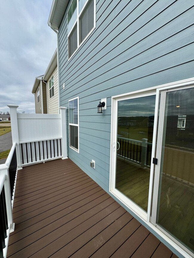 Photo - Modern 4 BR | 2.5 BA Townhome with Garage ...