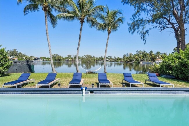 Photo - 2541 NE 195th St