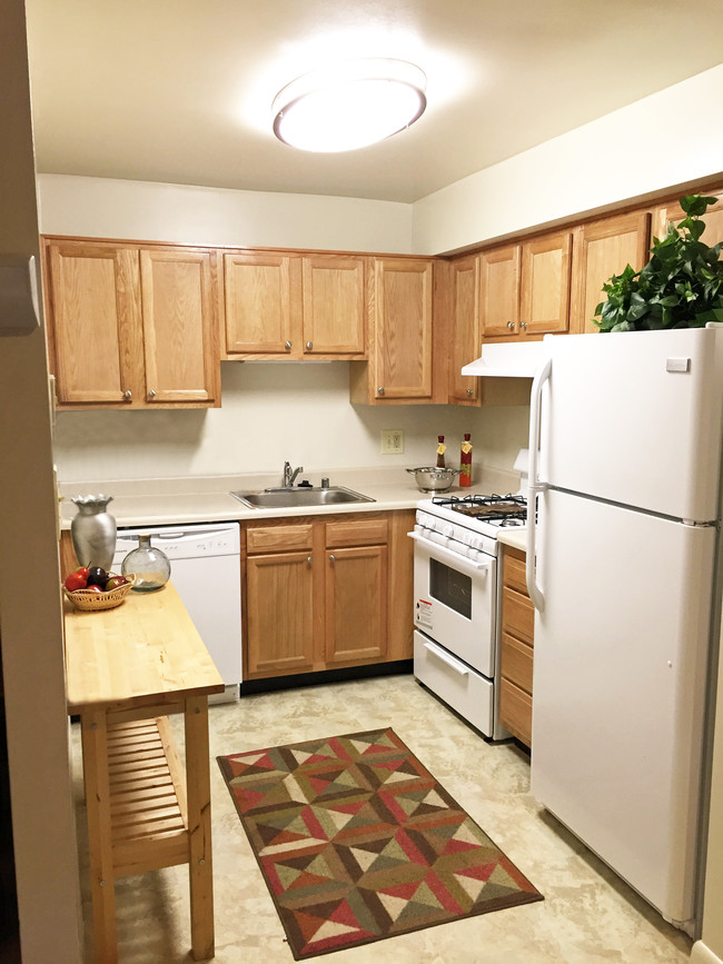 The Greens Apartments For Rent in Essex, MD | ForRent.com