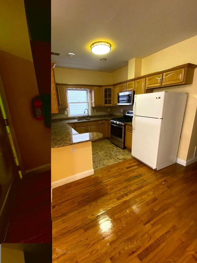 Kitchen - 219 Congress St Unit 1