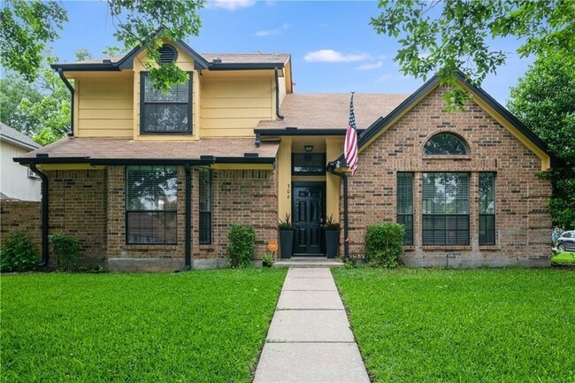 Photo - 306 Applewood Dr House