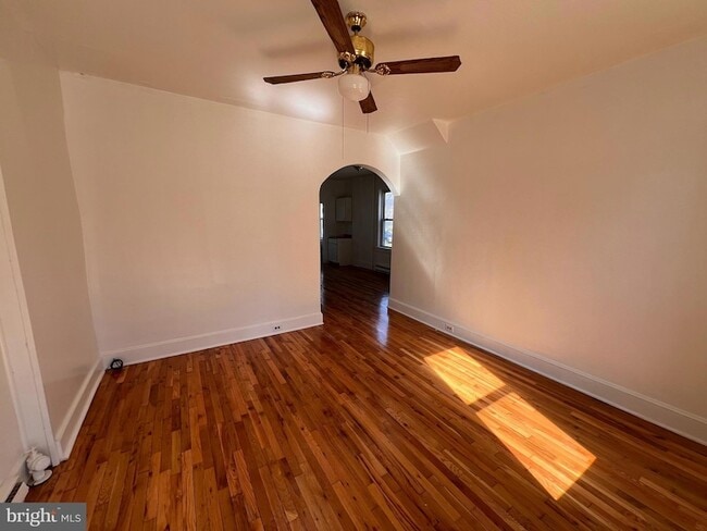 Photo - 24 W Cecil St