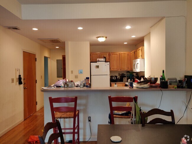 Building Photo - 1406 Beacon St Unit 2 Rental