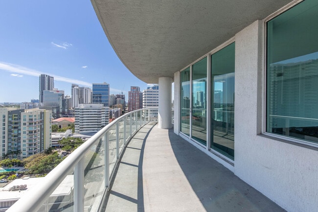 Building Photo - 315 NE 3rd Ave Unit 1706 Rental