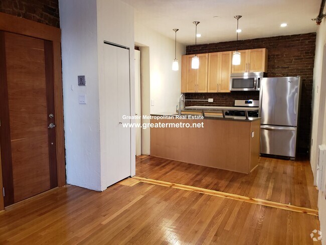 Building Photo - 3 Thacher St Unit 2 Rental