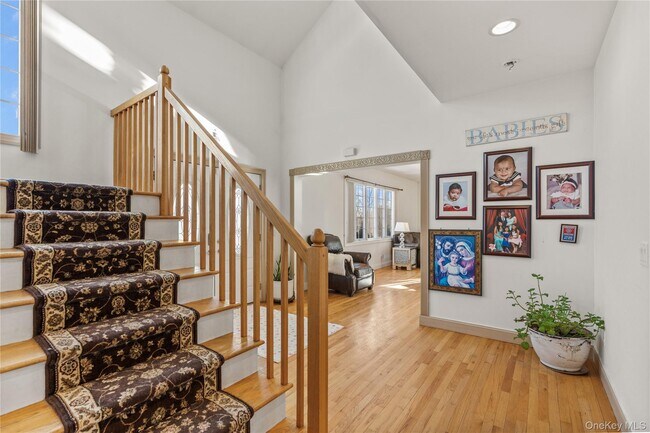 Photo - 17 Waring Dr