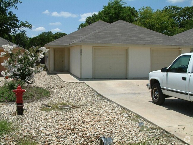 Building Photo - JAMES2828-30 Unit 2828 Rental