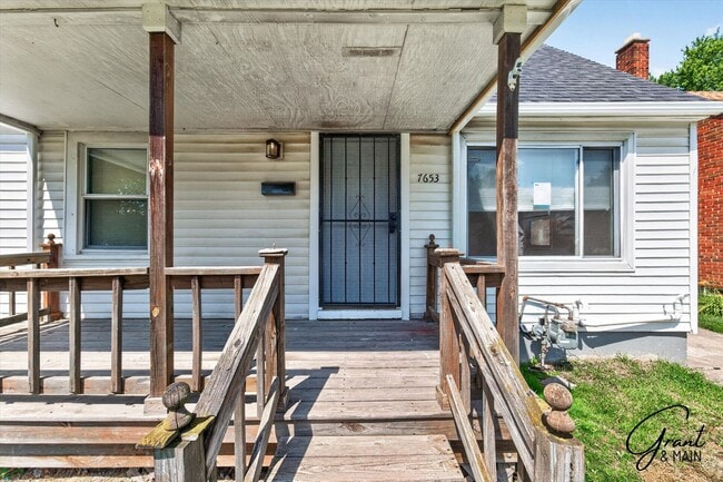 Photo - 3 Bedroom - 1 Bath - Warrendale - $1450