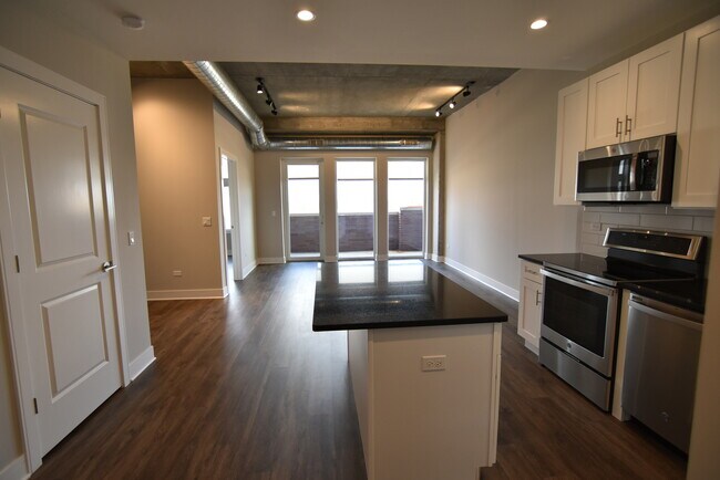 Photo - 3833 N Broadway Apartment Unit 707