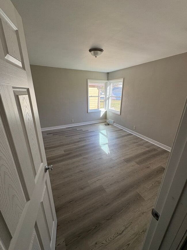 Photo - 1 Bedroom 1 Bathroom Updated Duplex