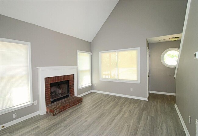 Photo - 957 Oak St SW