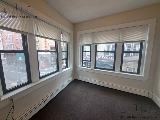 Photo - 98 Salem St Unidad 4