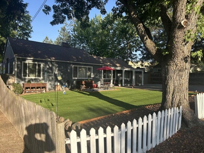 706 Normal Ave
