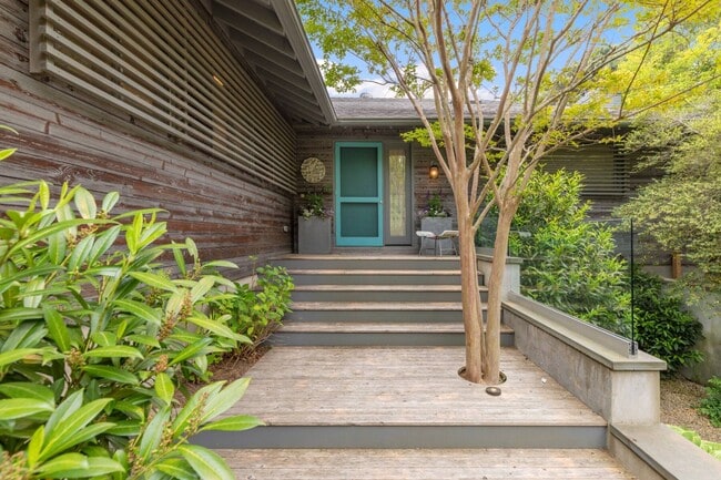 Photo - 446 Further Ln