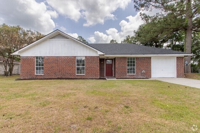 Building Photo - 52 Pheasant Way Rental