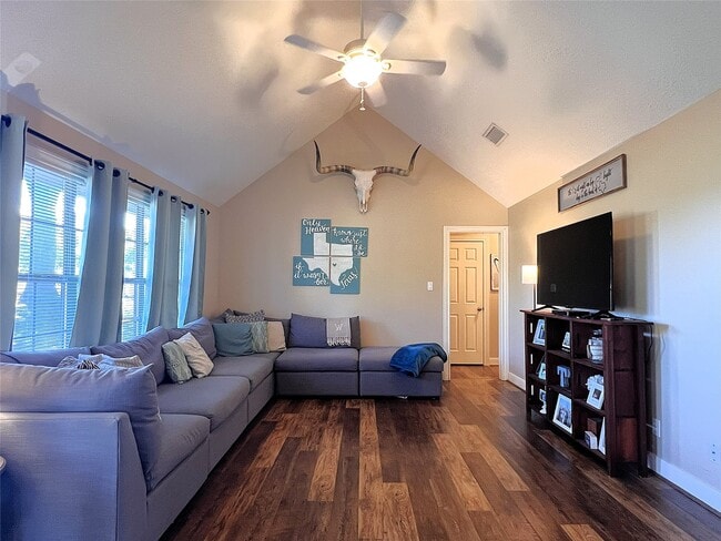 Photo - 2401 Will St