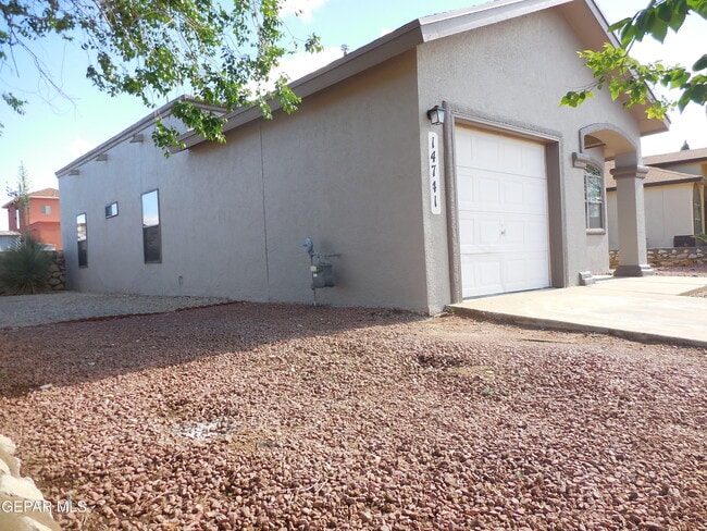 Photo - 14741 Calhoun Dr